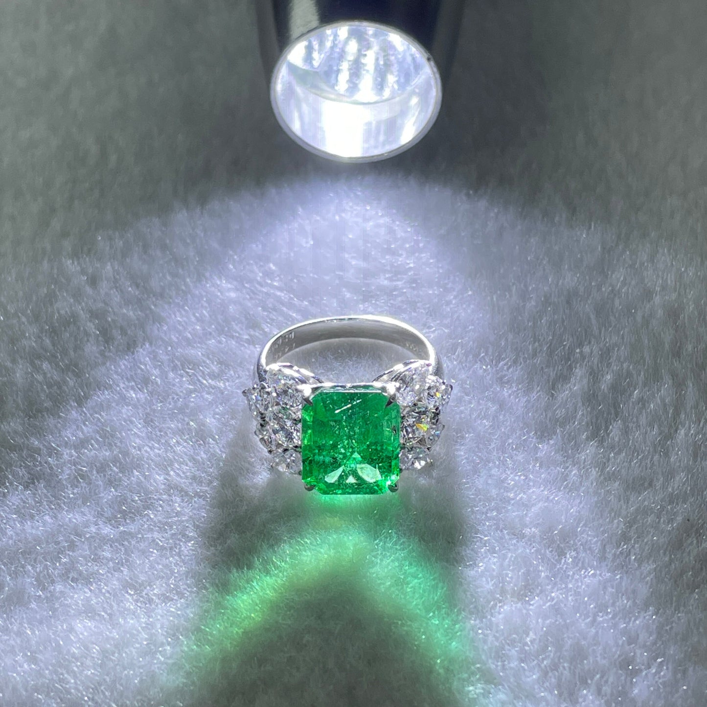 Rare Natural Columbian Green Emerald Beryl Faceted Step Cut Octagonal Shape 11.55 by 9.45 by 6.33mm 4.66ct and Natural Diamonds 2.094ct Platinum PT900 Ring Total 6.85g US6.5 HK13.5 EU53 Inner Diameter 16.8mm GIA Cert
