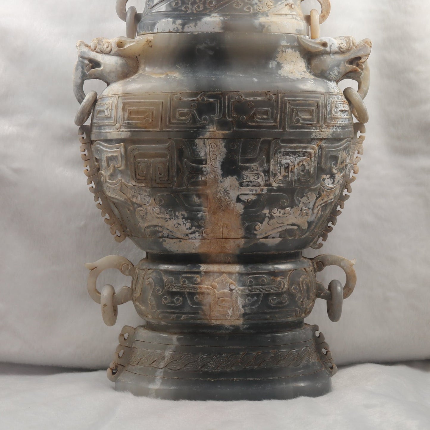 Rare Antique Natural Grey with Pink and White Patches Nephrite Vase with Pixiu Display 3.832,6g 220.0 by 90.0 by 370.0mm
