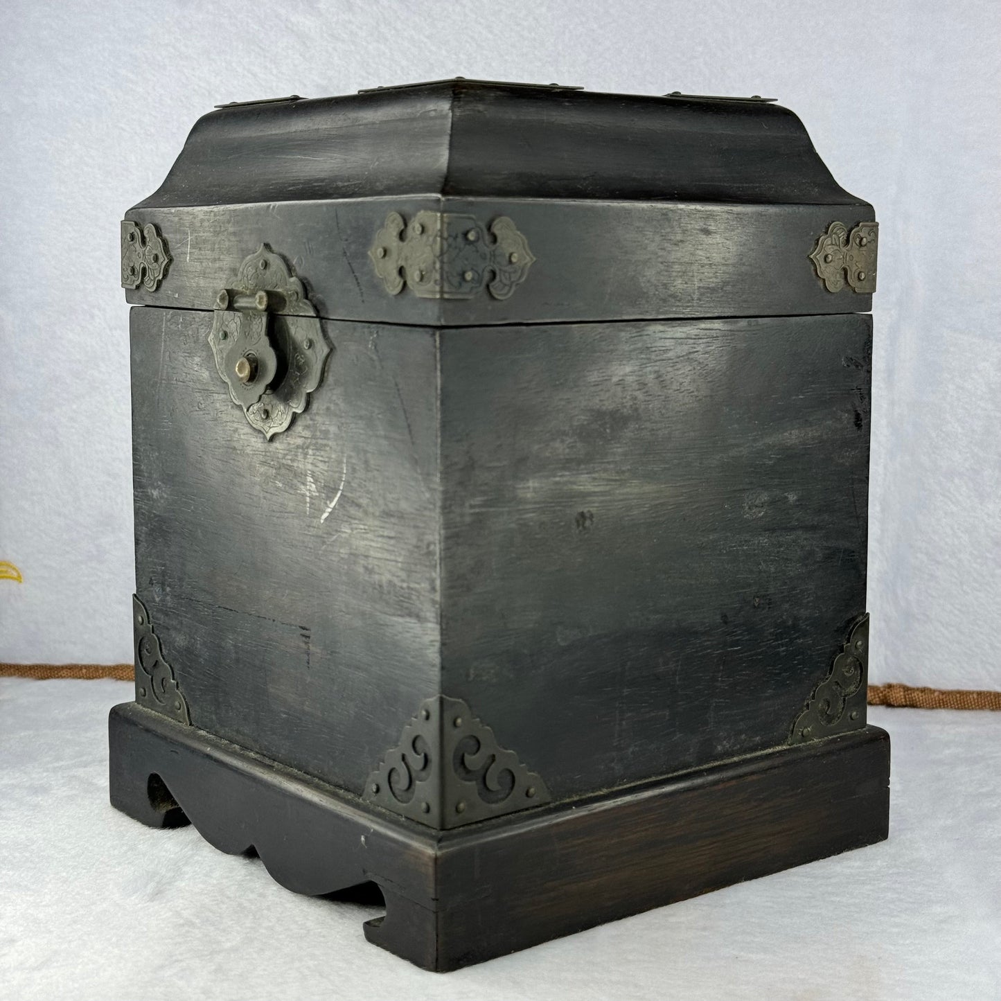 Rare Antique Natural Dark Green Nephrite Dragon with Ying Yang Flower Seal 2,868.7g 108.7 by 107.5 by 104.0mm with Wooden Box Total 3,975.9g 146.7 by 147.1 by 190.0mm