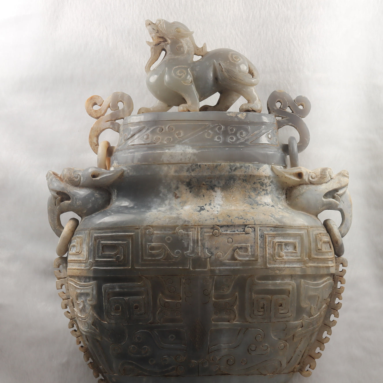 Rare Antique Natural Grey with Pink and White Patches Nephrite Vase with Pixiu Display 3.832,6g 220.0 by 90.0 by 370.0mm