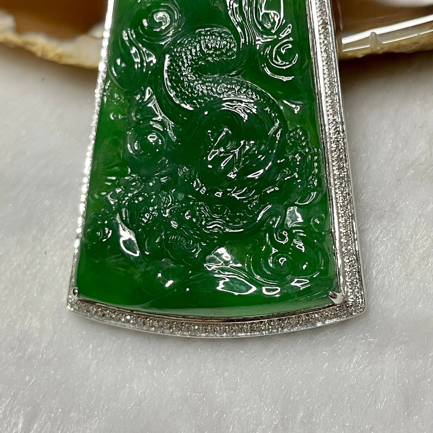 RARE Type A Full Yang Green Dragon Jade Jadeite 18k white gold & diamonds with NGI Cert 22.38g 50.2 by 30.7 by 9.0mm