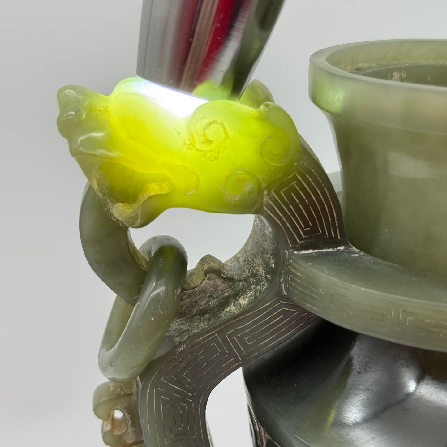 Rare Antique Natural Green Nephrite Vase with Double Dragon Display 2,035.4g 162.0 by 90.0 by 315.0m