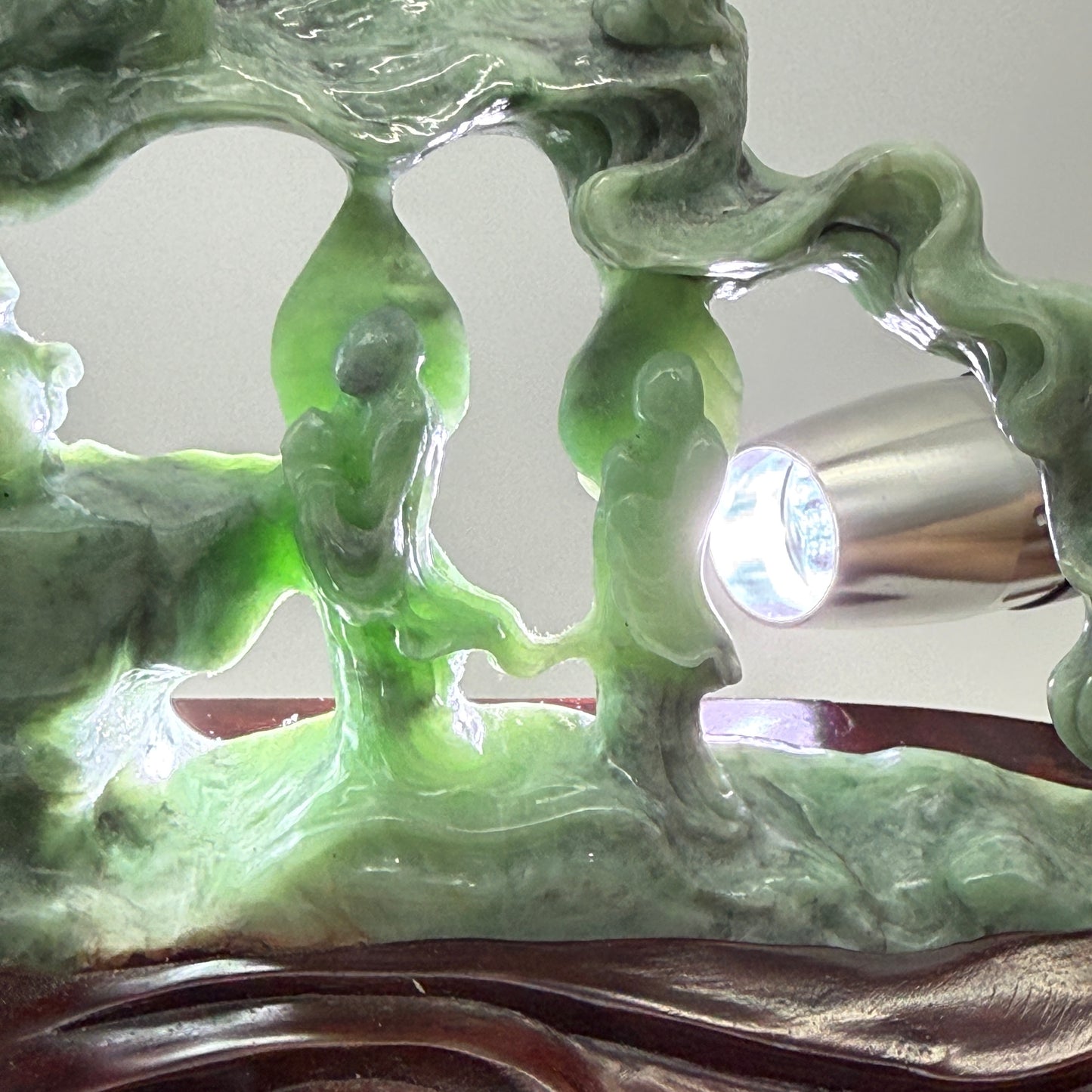 Rare Full Apple Green Buddha & Disciple Shan Shui Display 2,490g 300.0 by 230.0mm by 60.0mm with wooden stand 2,345g Total 4,835g 350.0 by 350.0 by 120.0mm
