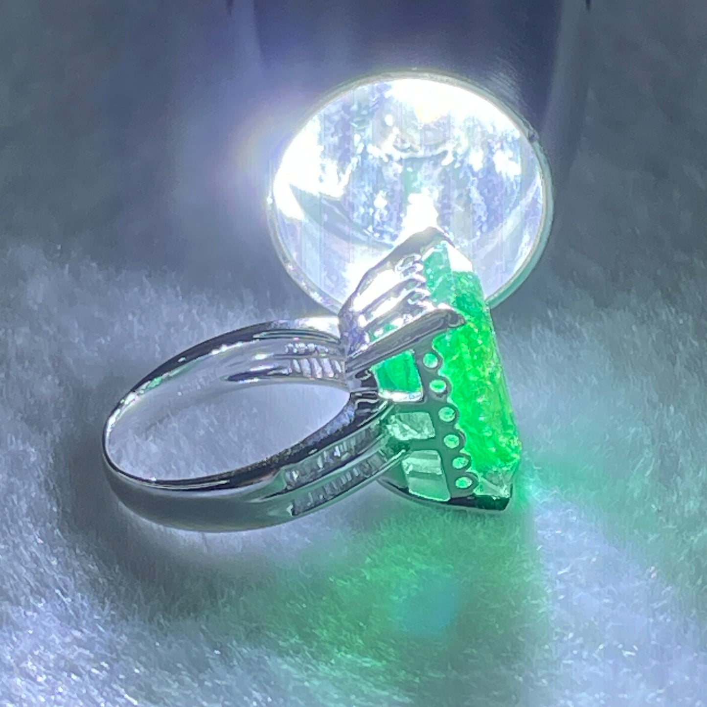 Rare Natural Columbian Green Emerald Beryl Faceted Step Cut Octagonal Shape 10.61Ct 14.66 by 12.48 by 8.82mm and Natural Diamonds 0.33ct Platinum PT900 Ring Total 10.63g US 6 HK 13 Inner Diameter 16.8mm GIA Cert