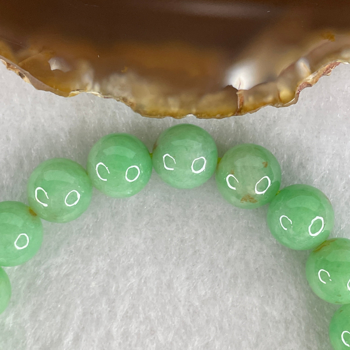 Certified High Grade Natural Apple Green with Reddish Dots Jadeite Beads Bracelet 32.22g 15cm 9.9mm 19 Beads