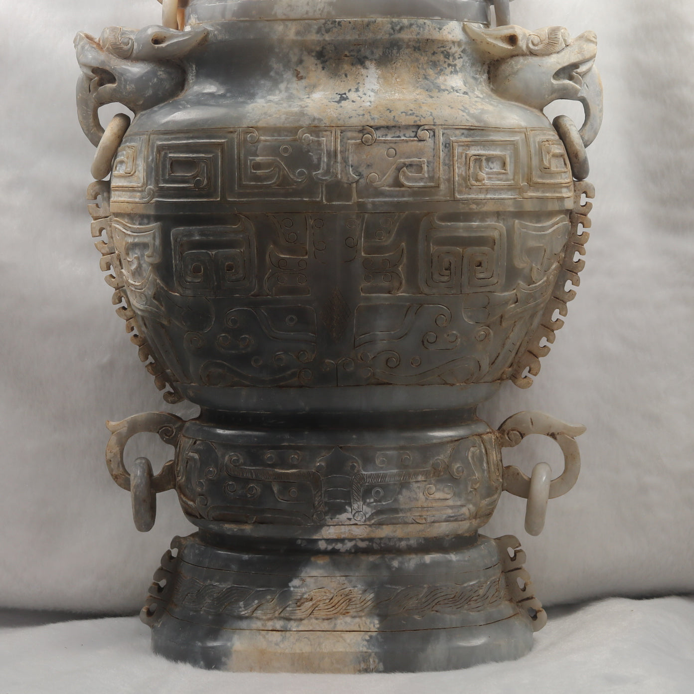 Rare Antique Natural Grey with Pink and White Patches Nephrite Vase with Pixiu Display 3.832,6g 220.0 by 90.0 by 370.0mm