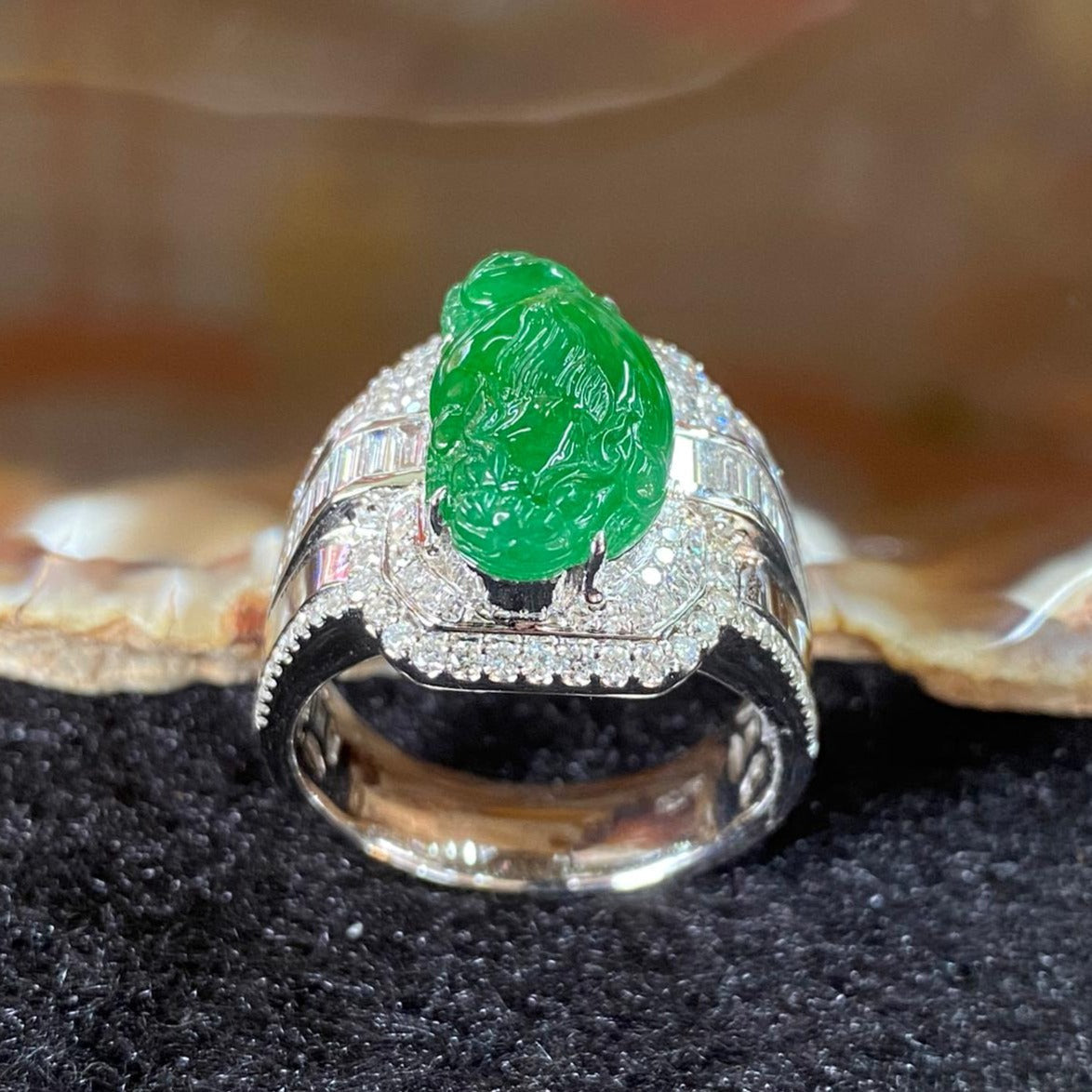 Rare Type A Burmese High End Jade Jadeite Chan Chu aka 3 Legged Frog Ring 18K White Gold & Diamonds - 14.99g US9.45 HK22 with NGI Cert