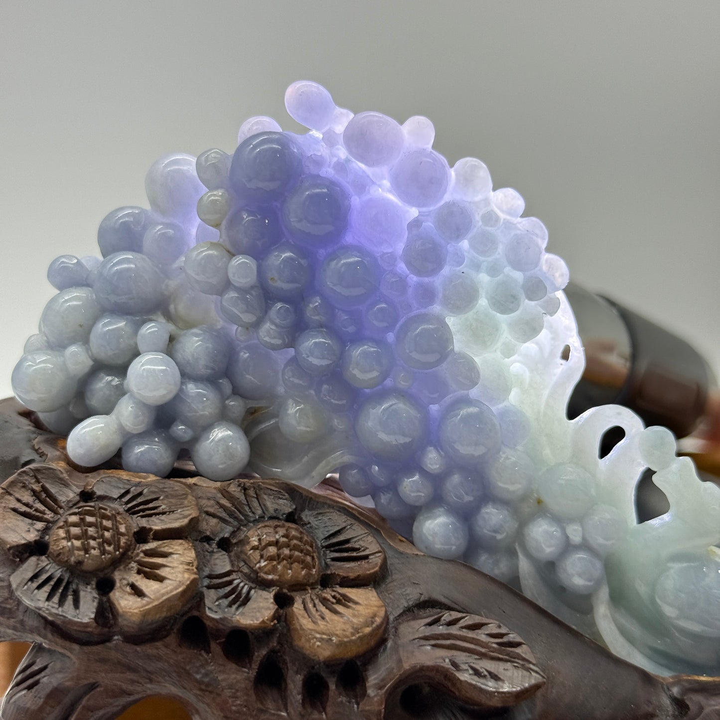 Rare Type A Deep Blueish Lavender Grapes & Duck 152.3G 44.2 by 23.6 by 10.8mm with wooden stand total 730.2g 168.4 by 78.8 by 153.0mm