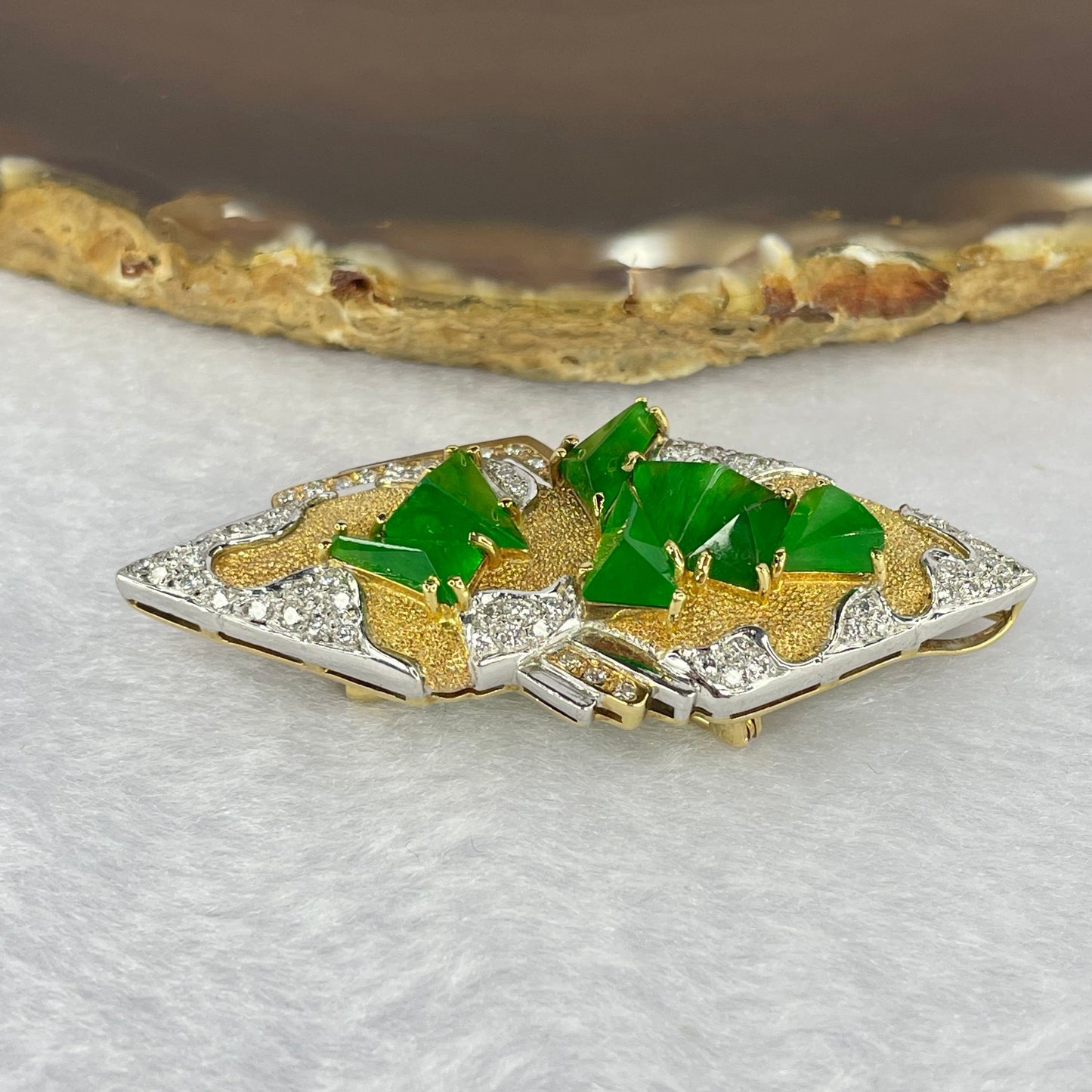Very Very High Quality Highly Translucent Natural Emerald Green Jadeite (TYPE A) Brooch Approx. 6.5 by 5.50 by 2.82 to 7.97 by 8.30 by 4.63mm Total Weight 17.71g including Natural Diamonds and 18K Yellow Gold and PT900 Setting with NGI Cert No.82835782