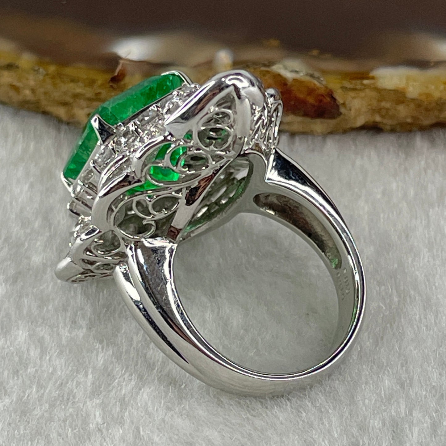 Rare Natural Columbian Green Emerald Beryl Faceted Step Cut Octagonal Shape 11.9 by 11.4 by 7.0mm 8.13ct and Natural Diamonds 3.10ct Platinum PT900 Ring Total 29.81g US6.5 HK13.5 EU53 Inner Diameter 16.9mm