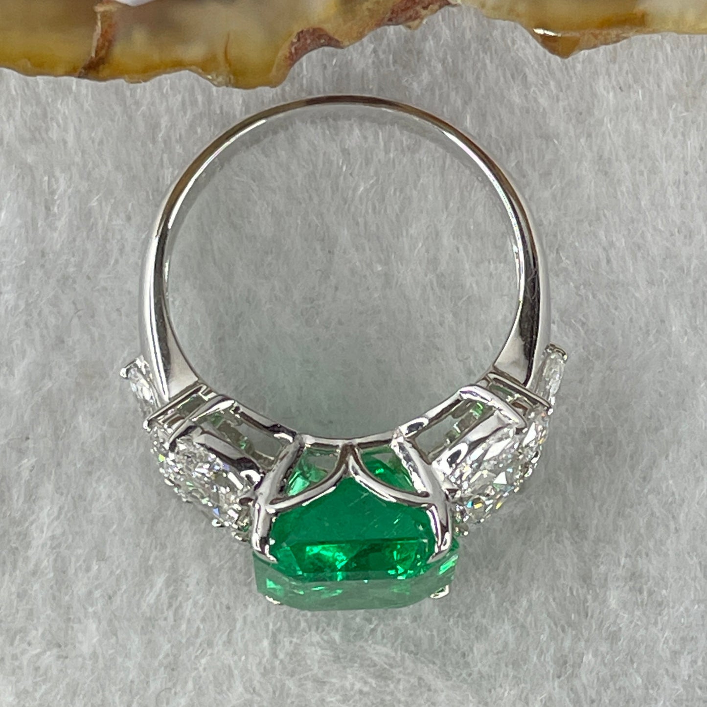Rare Natural Columbian Green Emerald Beryl Faceted Step Cut Octagonal Shape 11.55 by 9.45 by 6.33mm 4.66ct and Natural Diamonds 2.094ct Platinum PT900 Ring Total 6.85g US6.5 HK13.5 EU53 Inner Diameter 16.8mm GIA Cert