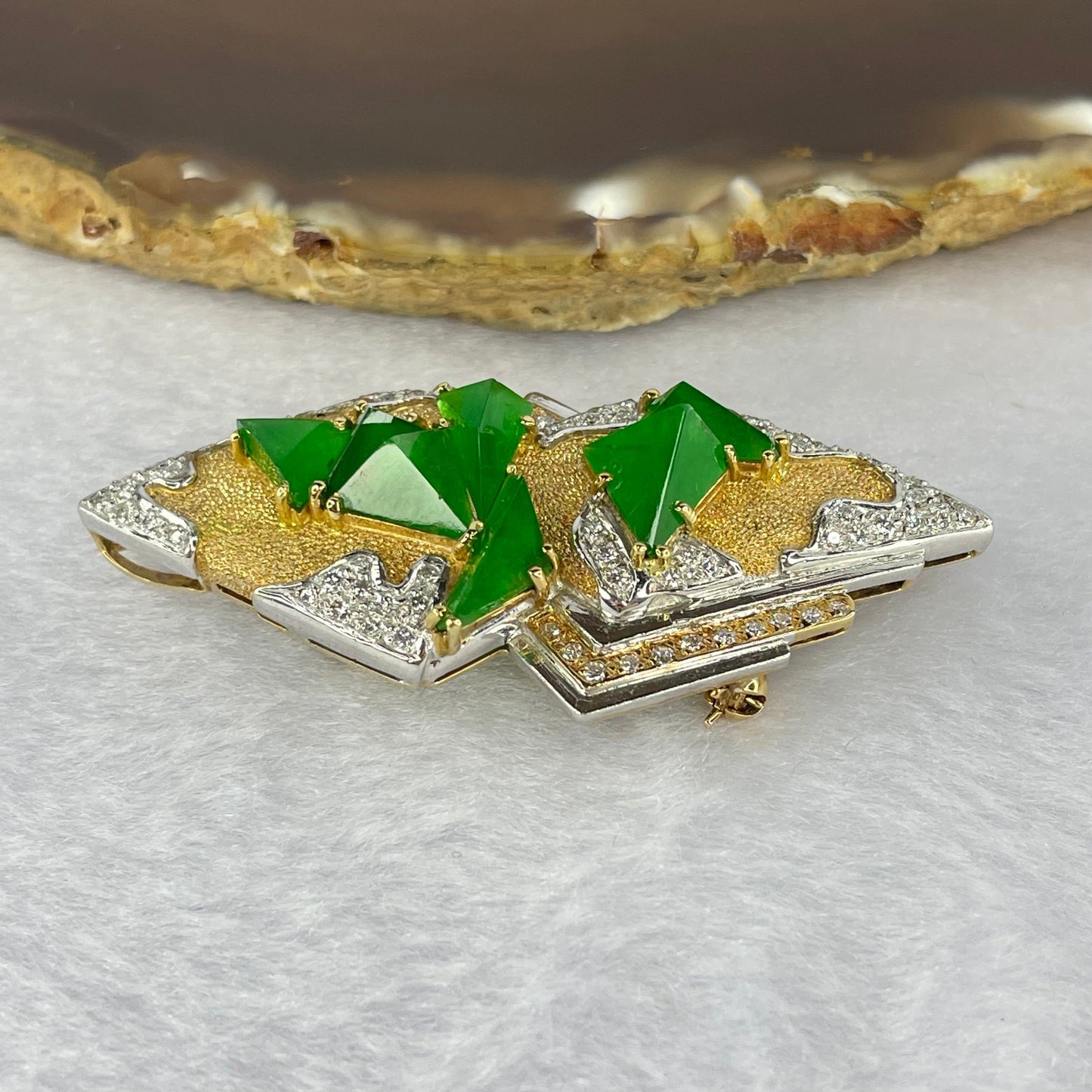 Very Very High Quality Highly Translucent Natural Emerald Green Jadeite (TYPE A) Brooch Approx. 6.5 by 5.50 by 2.82 to 7.97 by 8.30 by 4.63mm Total Weight 17.71g including Natural Diamonds and 18K Yellow Gold and PT900 Setting with NGI Cert No.82835782