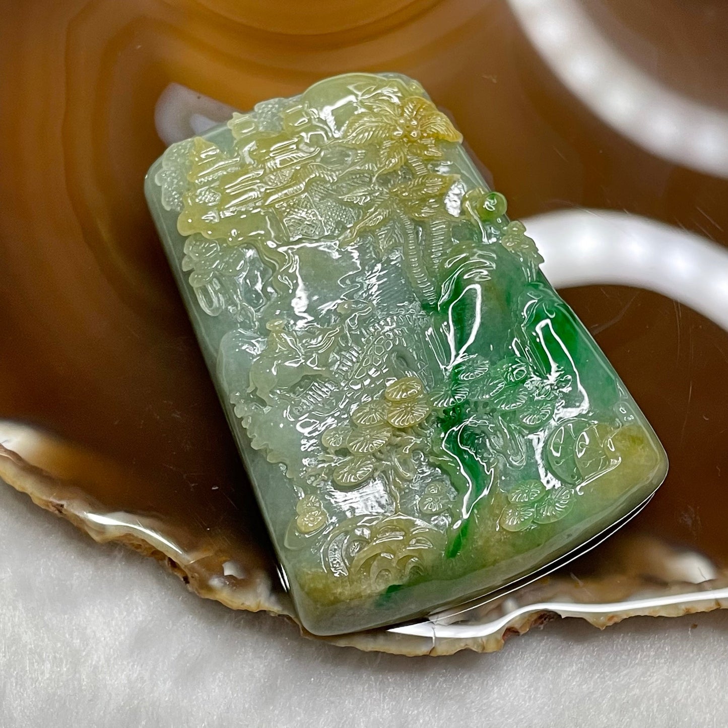 Rare High Quality Type A Shan Shui Jade Jadeite with Imperial Green Veins 102.12g 73.0 by 50.7 by 11.7mm
