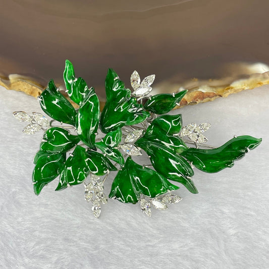 Very Very High Quality Translucent Natural Green Jadeite (TYPE A) Brooch Approx. 11.27 by 7.75 to 21.87 by 15.25mm Total Weight 22.79g including Natural Diamonds and 14K White Gold Setting with NGI Cert No.82835783