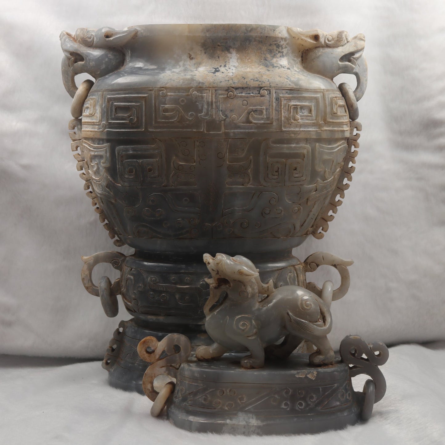 Rare Antique Natural Grey with Pink and White Patches Nephrite Vase with Pixiu Display 3.832,6g 220.0 by 90.0 by 370.0mm