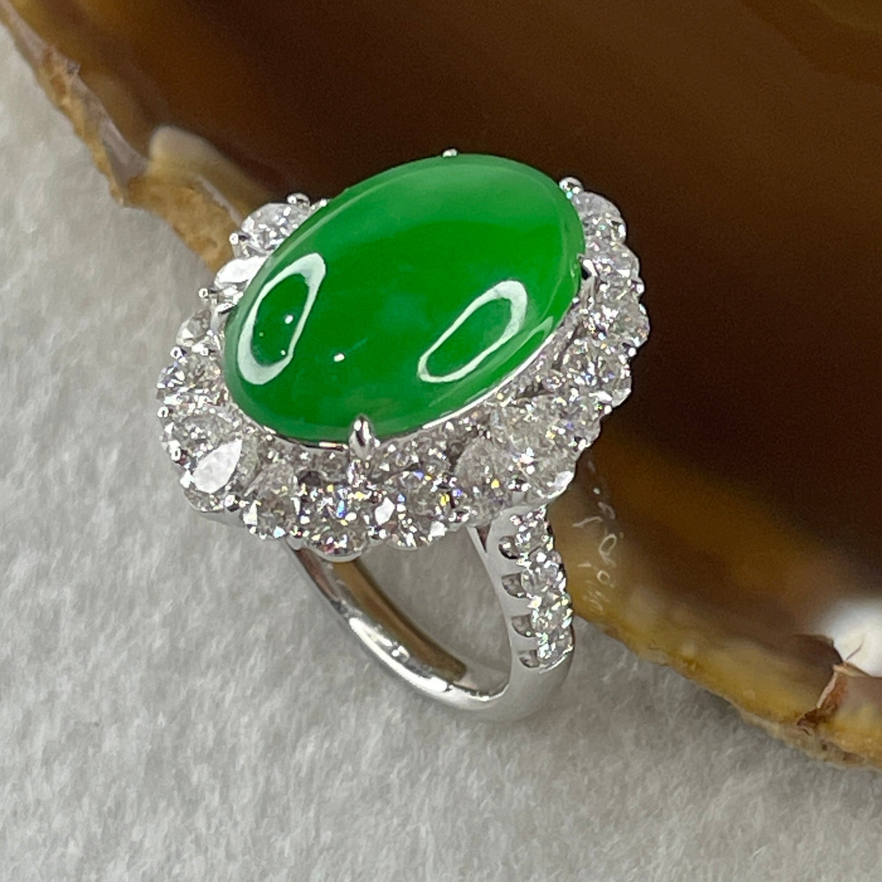 Very High Quality Highly Translucent TYPE A Natural Icy Intense Green Jadeite Oval Cabochon Approx 18.13 by 11.66mm Total Weight 11.42g including Natural Diamonds 2.93ct and Au750 White Gold Ring Setting US 7.25 HK 16 Inner Diameter 17.5mm with GIA Cert