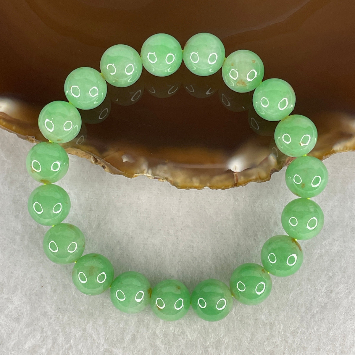 Certified High Grade Natural Apple Green with Reddish Dots Jadeite Beads Bracelet 32.22g 15cm 9.9mm 19 Beads