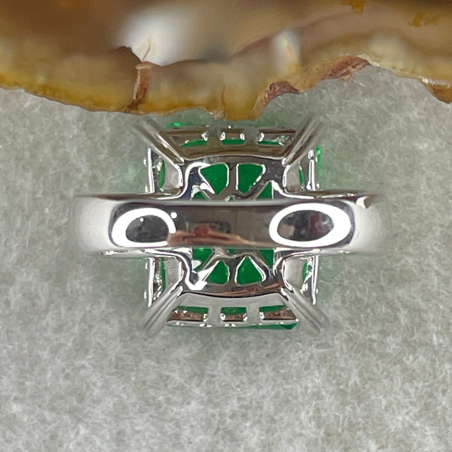 Rare Natural Columbian Green Emerald Beryl Faceted Step Cut Octagonal Shape 10.61Ct 14.66 by 12.48 by 8.82mm and Natural Diamonds 0.33ct Platinum PT900 Ring Total 10.63g US 6 HK 13 Inner Diameter 16.8mm GIA Cert