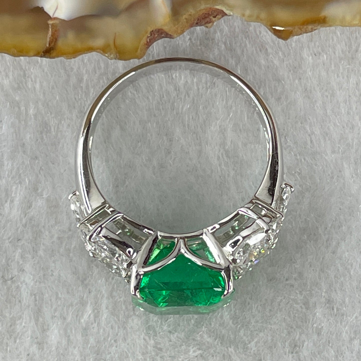 Rare Natural Columbian Green Emerald Beryl Faceted Step Cut Octagonal Shape 11.55 by 9.45 by 6.33mm 4.66ct and Natural Diamonds 2.094ct Platinum PT900 Ring Total 6.85g US6.5 HK13.5 EU53 Inner Diameter 16.8mm GIA Cert