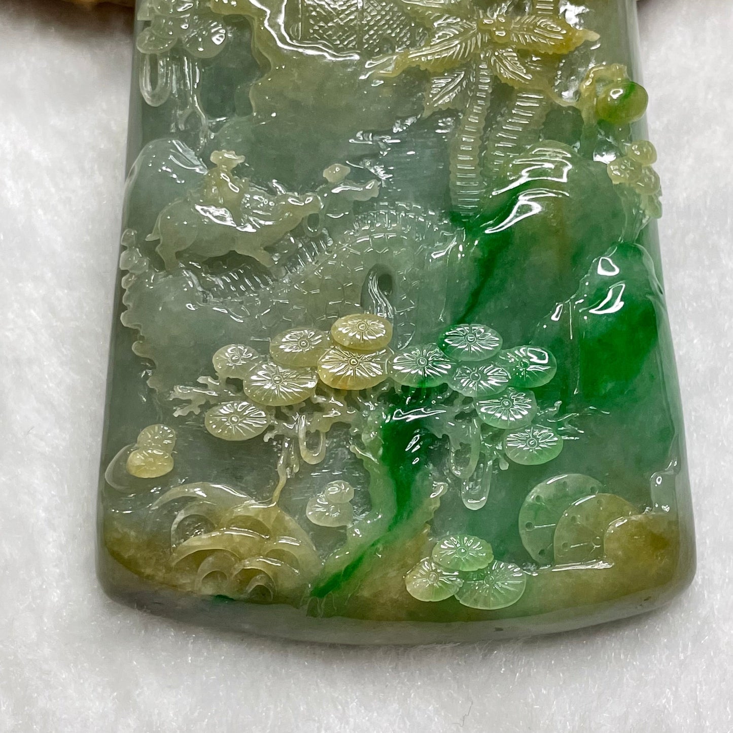 Rare High Quality Type A Shan Shui Jade Jadeite with Imperial Green Veins 102.12g 73.0 by 50.7 by 11.7mm