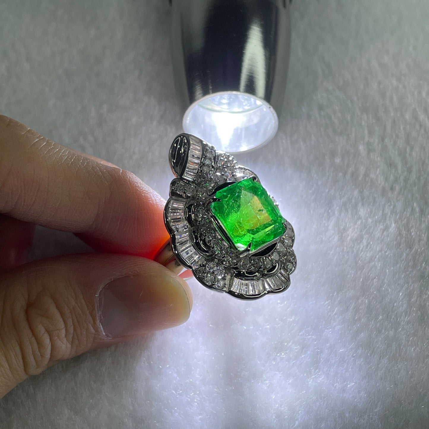 Rare Natural Columbian Green Emerald Beryl Faceted Step Cut Octagonal Shape 11.9 by 11.4 by 7.0mm 8.13ct and Natural Diamonds 3.10ct Platinum PT900 Ring Total 29.81g US6.5 HK13.5 EU53 Inner Diameter 16.9mm