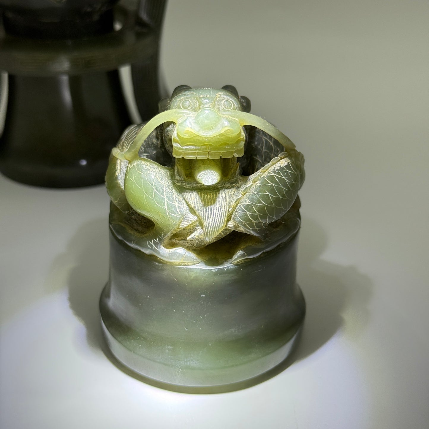 Rare Antique Natural Green Nephrite Vase with Double Dragon Display 2,035.4g 162.0 by 90.0 by 315.0m