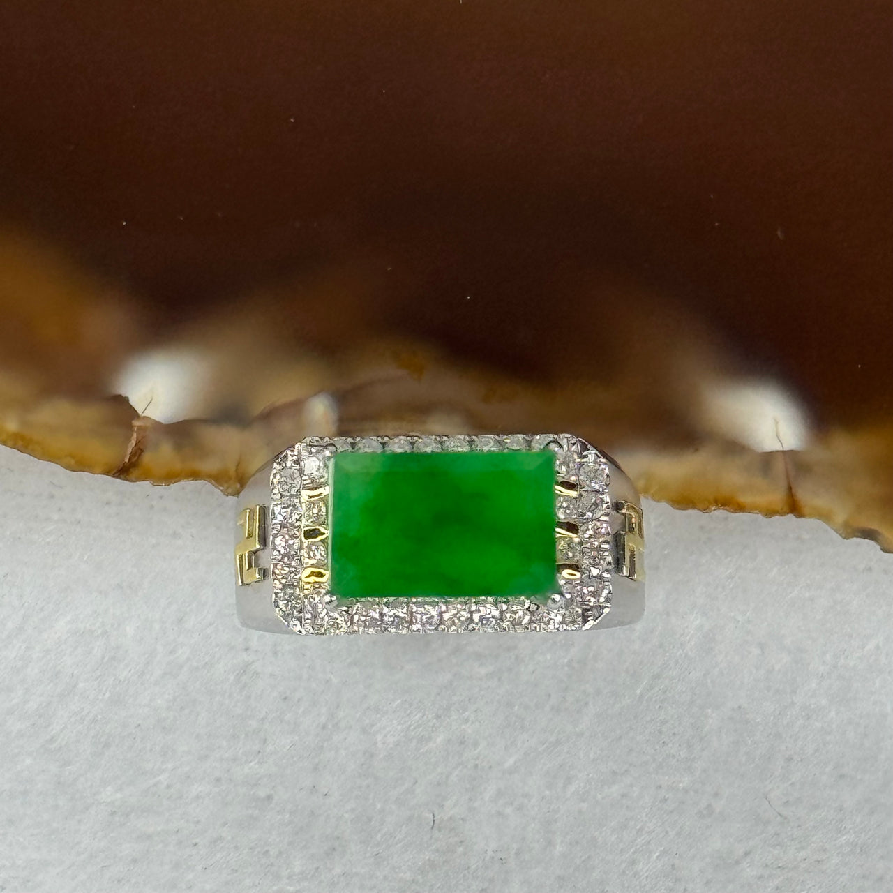 Type A Burmese Old Mine Full Spicy Green Jade Jadeite 18k White Gold & Diamonds Ring 7.27g US9 HK20 Inner Dia 19.1mm