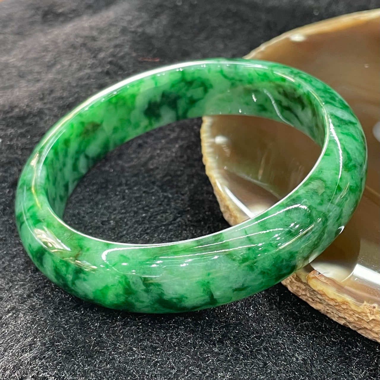 Type A Burmese Jade Jadeite Intense Green Bangle - 62g inner Diameter 58.5mm thickness 14.4mm (Close to Perfect)