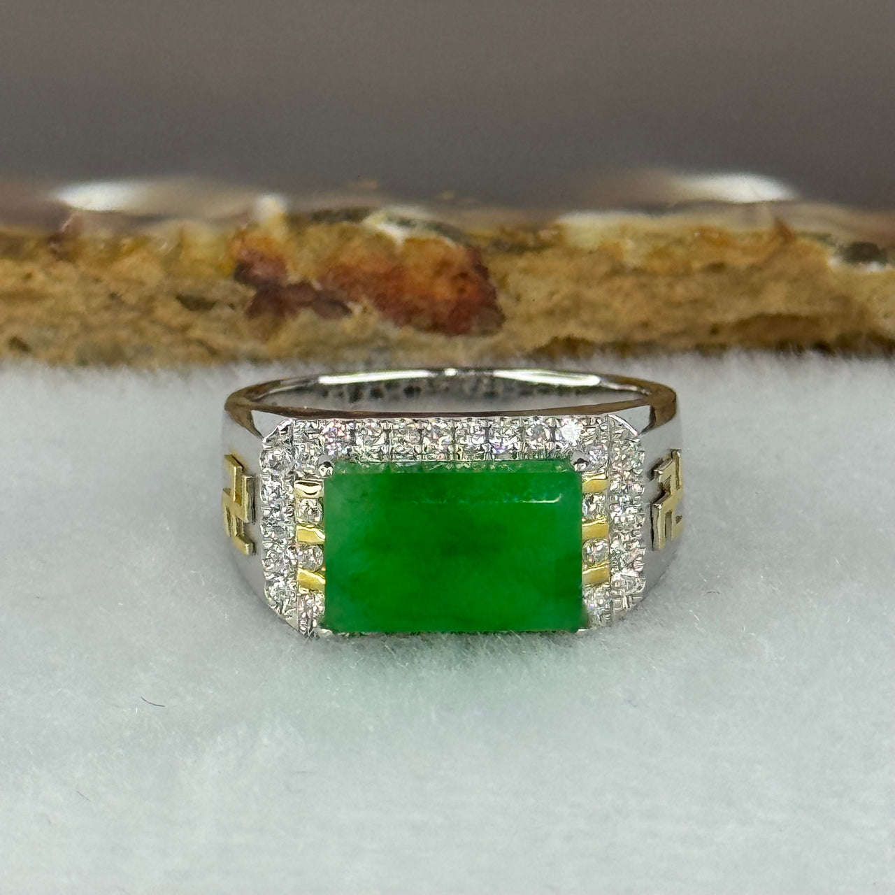 Type A Burmese Old Mine Full Spicy Green Jade Jadeite 18k White Gold & Diamonds Ring 7.27g US9 HK20 Inner Dia 19.1mm