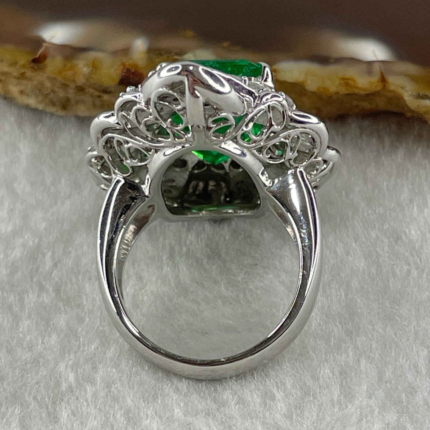 Rare Natural Columbian Green Emerald Beryl Faceted Step Cut Octagonal Shape 11.9 by 11.4 by 7.0mm 8.13ct and Natural Diamonds 3.10ct Platinum PT900 Ring Total 29.81g US6.5 HK13.5 EU53 Inner Diameter 16.9mm