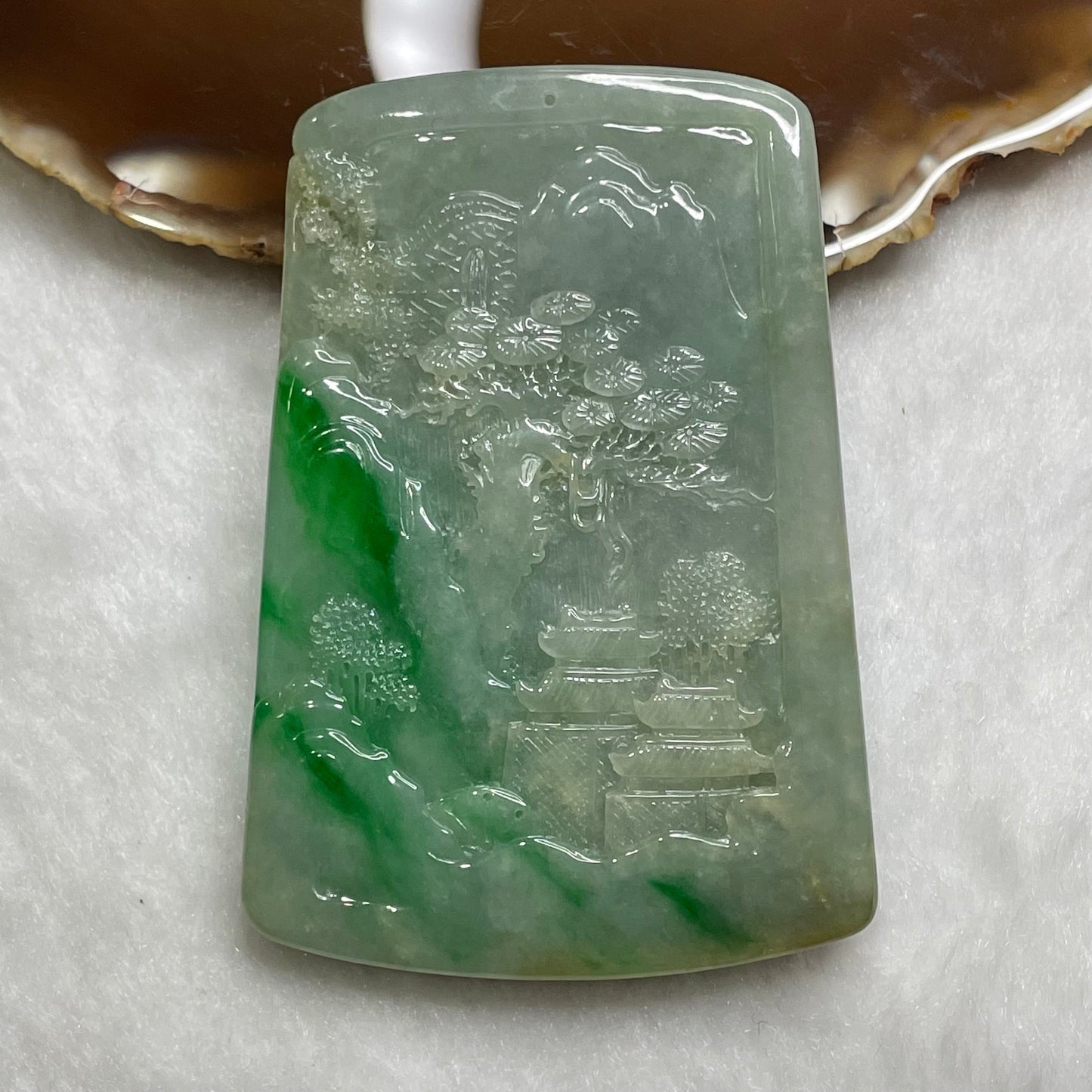 Rare High Quality Type A Shan Shui Jade Jadeite with Imperial Green Veins 102.12g 73.0 by 50.7 by 11.7mm