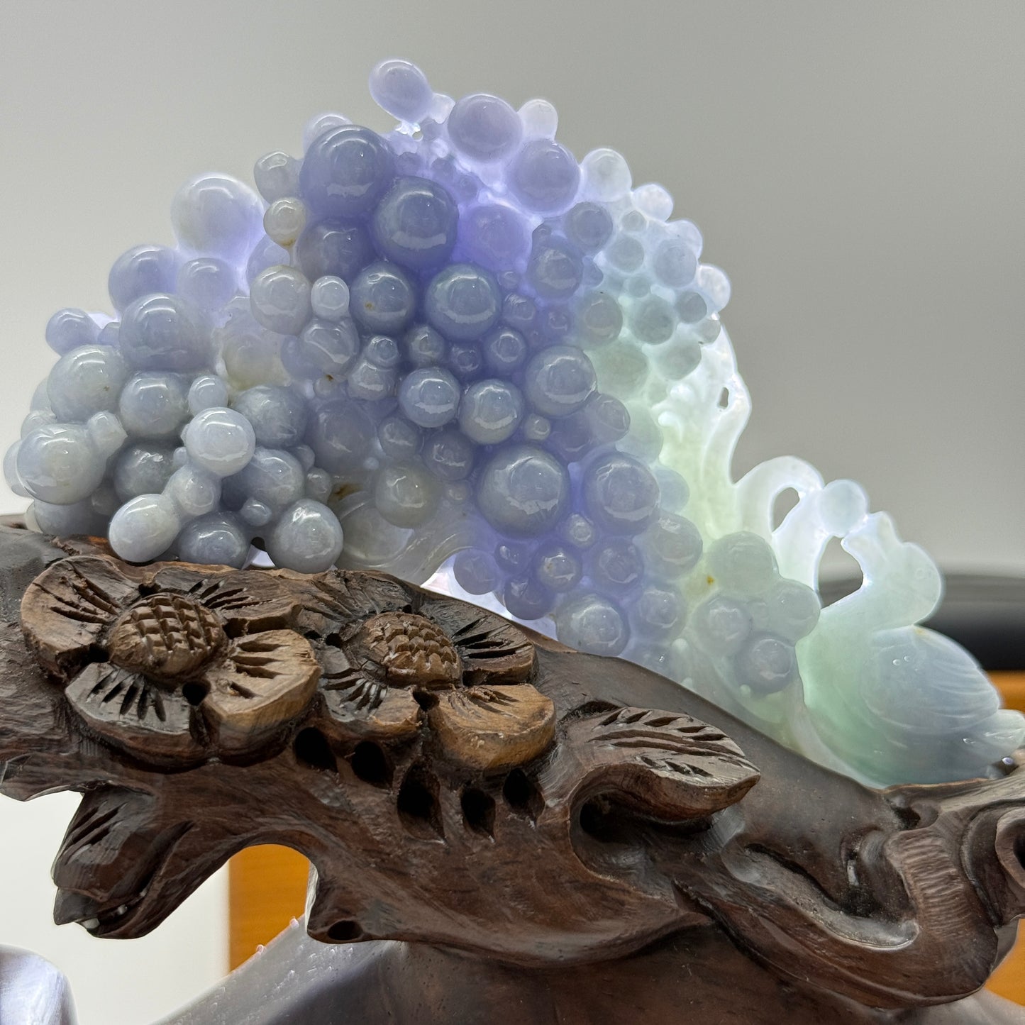 Rare Type A Deep Blueish Lavender Grapes & Duck 152.3G 44.2 by 23.6 by 10.8mm with wooden stand total 730.2g 168.4 by 78.8 by 153.0mm